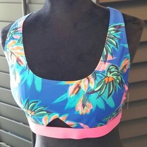 Figleaves athletic style bikini top sz. 14…
